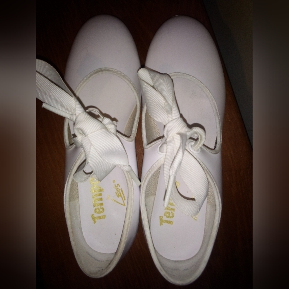 Girls Tempo By Leo's Tap Shoes Size 13 1/2